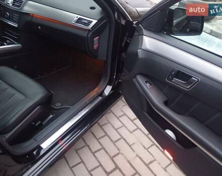 Чорний Мерседес Е-Клас, об'ємом двигуна 2.14 л та пробігом 225 тис. км за 22000 $, фото 5 на Automoto.ua