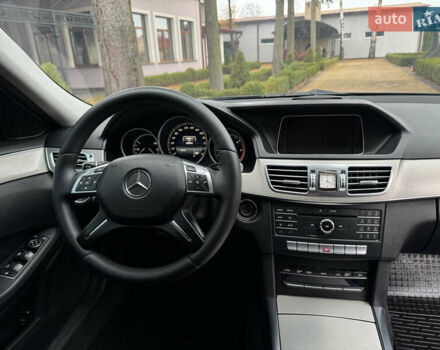 Черный Мерседес Е-Класс, объемом двигателя 2.14 л и пробегом 429 тыс. км за 14500 $, фото 45 на Automoto.ua