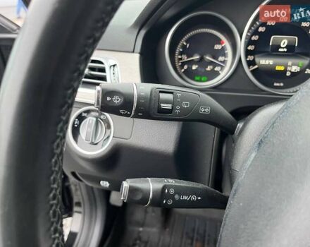 Чорний Мерседес Е-Клас, об'ємом двигуна 2.14 л та пробігом 219 тис. км за 15990 $, фото 17 на Automoto.ua