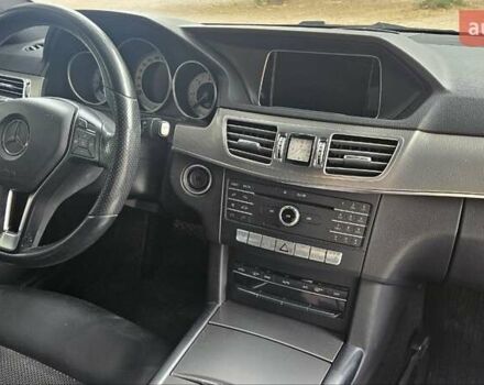 Черный Мерседес Е-Класс, объемом двигателя 2.1 л и пробегом 283 тыс. км за 17500 $, фото 22 на Automoto.ua