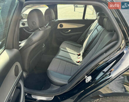 Черный Мерседес Е-Класс, объемом двигателя 1.95 л и пробегом 202 тыс. км за 25500 $, фото 11 на Automoto.ua