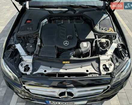 Черный Мерседес Е-Класс, объемом двигателя 1.95 л и пробегом 202 тыс. км за 25500 $, фото 1 на Automoto.ua