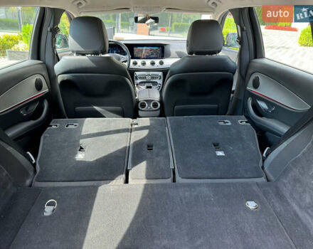 Черный Мерседес Е-Класс, объемом двигателя 1.95 л и пробегом 202 тыс. км за 25500 $, фото 12 на Automoto.ua