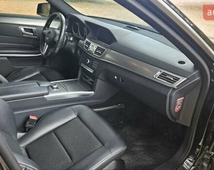 Черный Мерседес Е-Класс, объемом двигателя 2.1 л и пробегом 283 тыс. км за 17500 $, фото 17 на Automoto.ua