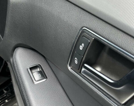 Чорний Мерседес Е-Клас, об'ємом двигуна 2.1 л та пробігом 239 тис. км за 19500 $, фото 39 на Automoto.ua