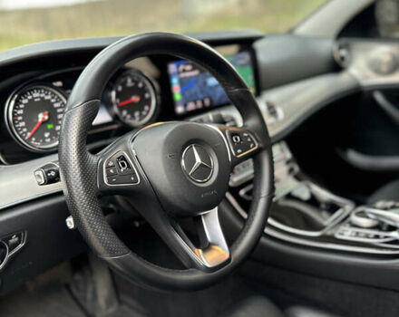 Черный Мерседес Е-Класс, объемом двигателя 1.95 л и пробегом 327 тыс. км за 20450 $, фото 17 на Automoto.ua