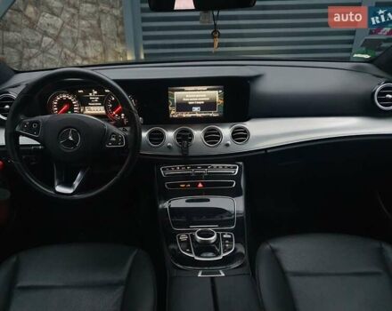 Чорний Мерседес Е-Клас, об'ємом двигуна 1.95 л та пробігом 364 тис. км за 19700 $, фото 9 на Automoto.ua