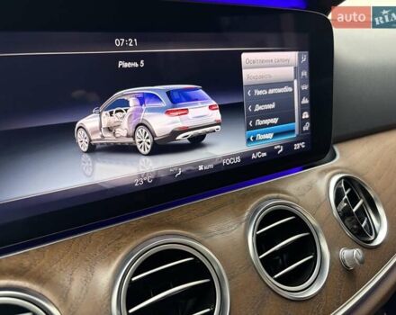 Черный Мерседес Е-Класс, объемом двигателя 1.95 л и пробегом 123 тыс. км за 35400 $, фото 12 на Automoto.ua