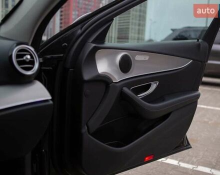 Чорний Мерседес Е-Клас, об'ємом двигуна 1.95 л та пробігом 226 тис. км за 20500 $, фото 5 на Automoto.ua