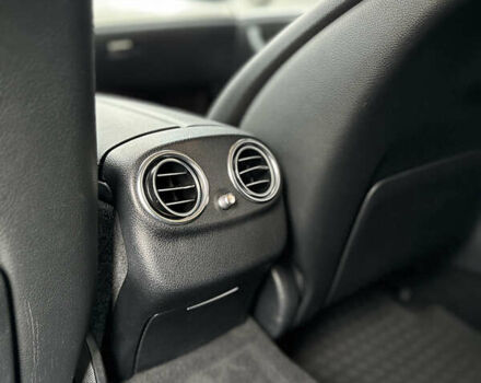 Черный Мерседес Е-Класс, объемом двигателя 1.95 л и пробегом 327 тыс. км за 20450 $, фото 19 на Automoto.ua