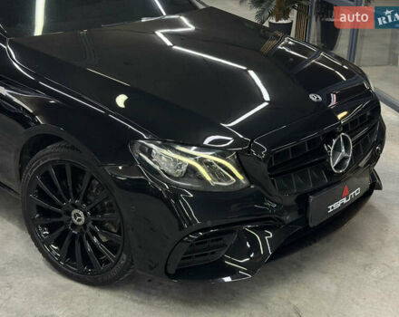 Черный Мерседес Е-Класс, объемом двигателя 1.95 л и пробегом 400 тыс. км за 19900 $, фото 2 на Automoto.ua