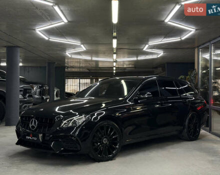 Черный Мерседес Е-Класс, объемом двигателя 1.95 л и пробегом 400 тыс. км за 19900 $, фото 6 на Automoto.ua