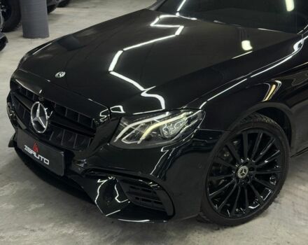 Черный Мерседес Е-Класс, объемом двигателя 2.1 л и пробегом 177 тыс. км за 19900 $, фото 5 на Automoto.ua