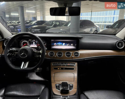 Черный Мерседес Е-Класс, объемом двигателя 1.95 л и пробегом 400 тыс. км за 19900 $, фото 25 на Automoto.ua