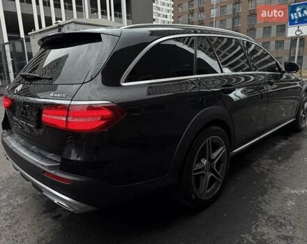Чорний Мерседес Е-Клас, об'ємом двигуна 2.2 л та пробігом 120 тис. км за 35200 $, фото 6 на Automoto.ua
