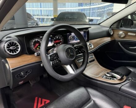 Черный Мерседес Е-Класс, объемом двигателя 2.1 л и пробегом 177 тыс. км за 19900 $, фото 17 на Automoto.ua