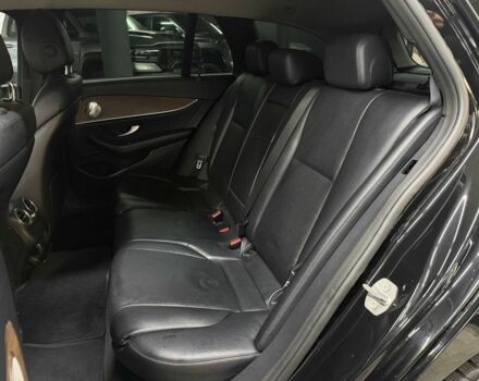 Черный Мерседес Е-Класс, объемом двигателя 2.1 л и пробегом 177 тыс. км за 19900 $, фото 18 на Automoto.ua