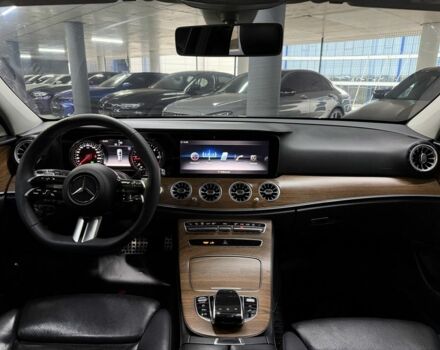 Черный Мерседес Е-Класс, объемом двигателя 2.1 л и пробегом 177 тыс. км за 19900 $, фото 20 на Automoto.ua