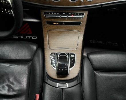 Черный Мерседес Е-Класс, объемом двигателя 2.1 л и пробегом 177 тыс. км за 19900 $, фото 22 на Automoto.ua