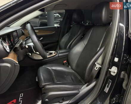 Черный Мерседес Е-Класс, объемом двигателя 1.95 л и пробегом 400 тыс. км за 19900 $, фото 18 на Automoto.ua