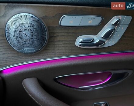 Черный Мерседес Е-Класс, объемом двигателя 1.95 л и пробегом 126 тыс. км за 35300 $, фото 5 на Automoto.ua