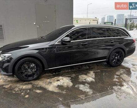 Чорний Мерседес Е-Клас, об'ємом двигуна 1.95 л та пробігом 125 тис. км за 35300 $, фото 5 на Automoto.ua