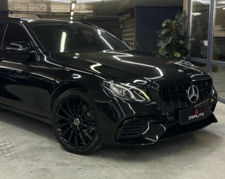 Черный Мерседес Е-Класс, объемом двигателя 2.1 л и пробегом 177 тыс. км за 19900 $, фото 3 на Automoto.ua