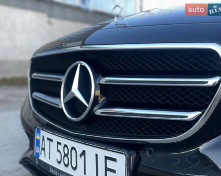 Черный Мерседес Е-Класс, объемом двигателя 1.95 л и пробегом 300 тыс. км за 22199 $, фото 12 на Automoto.ua