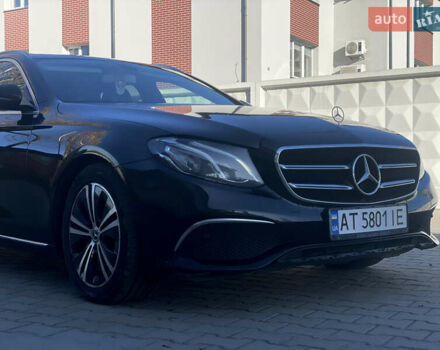 Черный Мерседес Е-Класс, объемом двигателя 1.95 л и пробегом 300 тыс. км за 22199 $, фото 6 на Automoto.ua