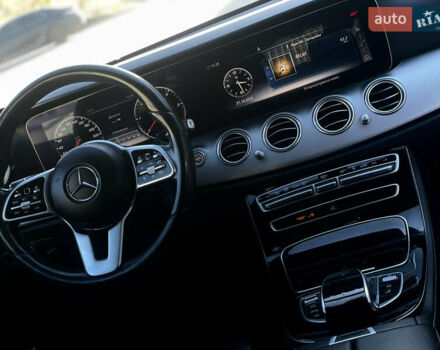 Черный Мерседес Е-Класс, объемом двигателя 1.95 л и пробегом 300 тыс. км за 22199 $, фото 29 на Automoto.ua
