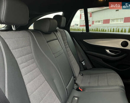 Мерседес Е-Класс 2019 в Луцке на Automoto.ua Черный Мерседес Е-Класс, объемом двигателя 2 л и пробегом 225 тыс. км за 31900 $, фото 9 на Automoto.ua