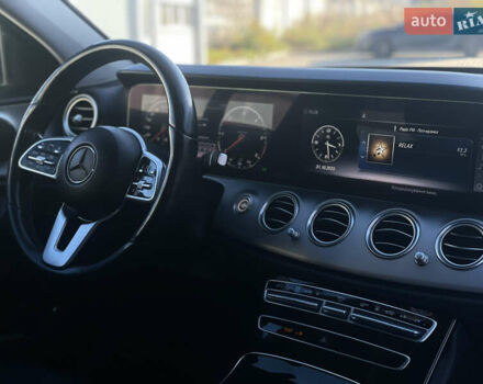 Черный Мерседес Е-Класс, объемом двигателя 1.95 л и пробегом 300 тыс. км за 22199 $, фото 26 на Automoto.ua