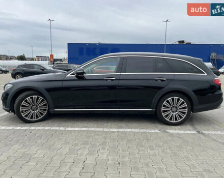 Черный Мерседес Е-Класс, объемом двигателя 2.9 л и пробегом 195 тыс. км за 37000 $, фото 3 на Automoto.ua