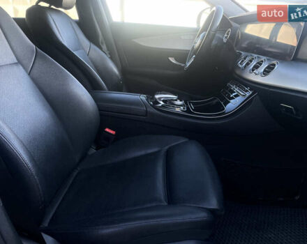 Черный Мерседес Е-Класс, объемом двигателя 1.95 л и пробегом 300 тыс. км за 22199 $, фото 35 на Automoto.ua