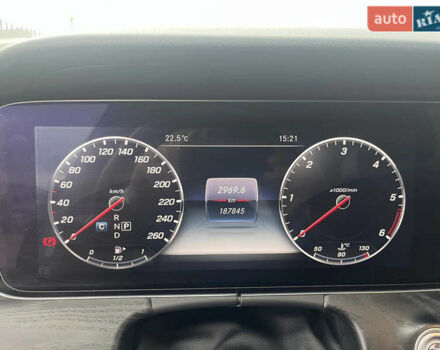 Черный Мерседес Е-Класс, объемом двигателя 2.9 л и пробегом 195 тыс. км за 37000 $, фото 14 на Automoto.ua
