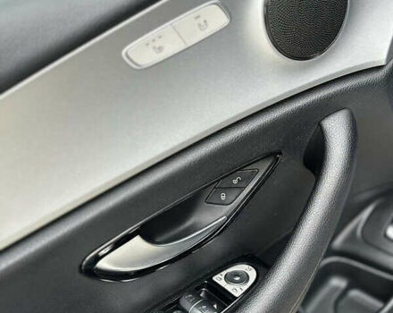 Чорний Мерседес Е-Клас, об'ємом двигуна 1.95 л та пробігом 343 тис. км за 27500 $, фото 2 на Automoto.ua