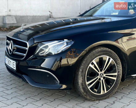 Черный Мерседес Е-Класс, объемом двигателя 1.95 л и пробегом 300 тыс. км за 22199 $, фото 10 на Automoto.ua