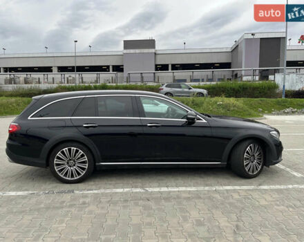 Черный Мерседес Е-Класс, объемом двигателя 2.9 л и пробегом 195 тыс. км за 37000 $, фото 6 на Automoto.ua