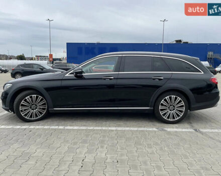 Черный Мерседес Е-Класс, объемом двигателя 2.9 л и пробегом 195 тыс. км за 37000 $, фото 2 на Automoto.ua