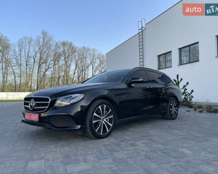 Мерседес Е-Класс 2019 в Луцке на Automoto.ua Черный Мерседес Е-Класс, объемом двигателя 2 л и пробегом 225 тыс. км за 31900 $, фото 2 на Automoto.ua