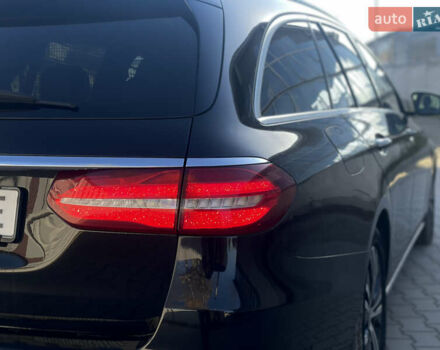 Черный Мерседес Е-Класс, объемом двигателя 1.95 л и пробегом 300 тыс. км за 22199 $, фото 19 на Automoto.ua