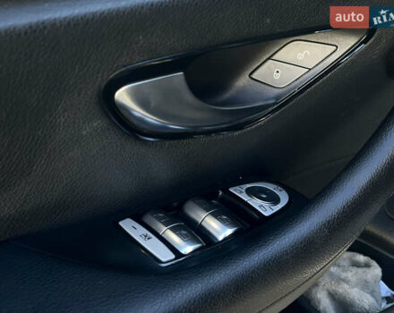 Черный Мерседес Е-Класс, объемом двигателя 1.95 л и пробегом 300 тыс. км за 22199 $, фото 38 на Automoto.ua