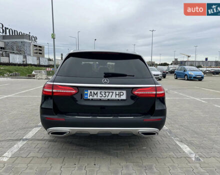 Черный Мерседес Е-Класс, объемом двигателя 2.9 л и пробегом 195 тыс. км за 37000 $, фото 5 на Automoto.ua