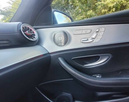 Черный Мерседес Е-Класс, объемом двигателя 2 л и пробегом 320 тыс. км за 43000 $, фото 16 на Automoto.ua