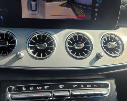 Черный Мерседес Е-Класс, объемом двигателя 2 л и пробегом 320 тыс. км за 43000 $, фото 3 на Automoto.ua