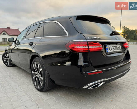 Черный Мерседес Е-Класс, объемом двигателя 1.95 л и пробегом 77 тыс. км за 46500 $, фото 10 на Automoto.ua