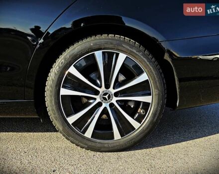 Черный Мерседес Е-Класс, объемом двигателя 1.6 л и пробегом 62 тыс. км за 36000 $, фото 5 на Automoto.ua