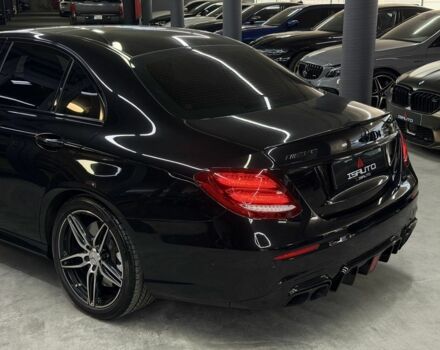 Черный Мерседес Е-Класс, объемом двигателя 3 л и пробегом 113 тыс. км за 38900 $, фото 9 на Automoto.ua