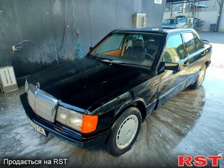 Черный Мерседес Е-Класс, объемом двигателя 2 л и пробегом 250 тыс. км за 1700 $, фото 1 на Automoto.ua