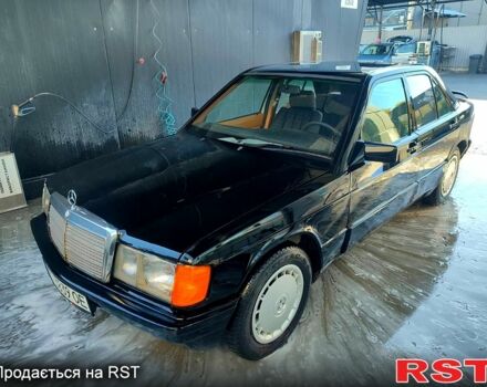 Чорний Мерседес Е-Клас, об'ємом двигуна 2 л та пробігом 250 тис. км за 1700 $, фото 1 на Automoto.ua